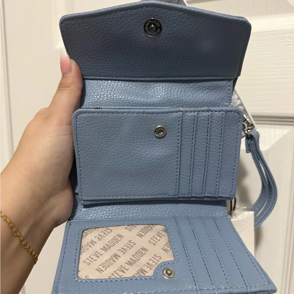 Steve Madden Blue Embossed Wallet - Picture 2 of 5